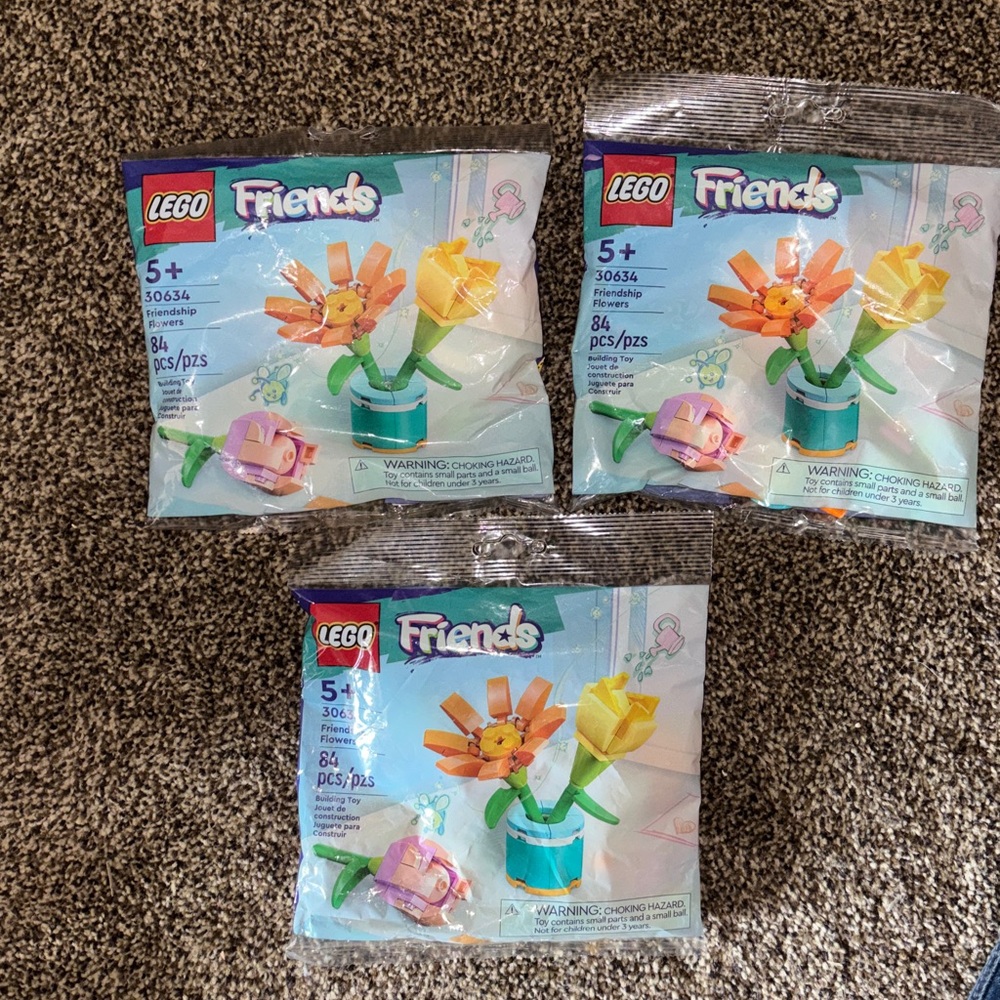 LEGO FRIENDSHIP FLOWERS🌸
😊